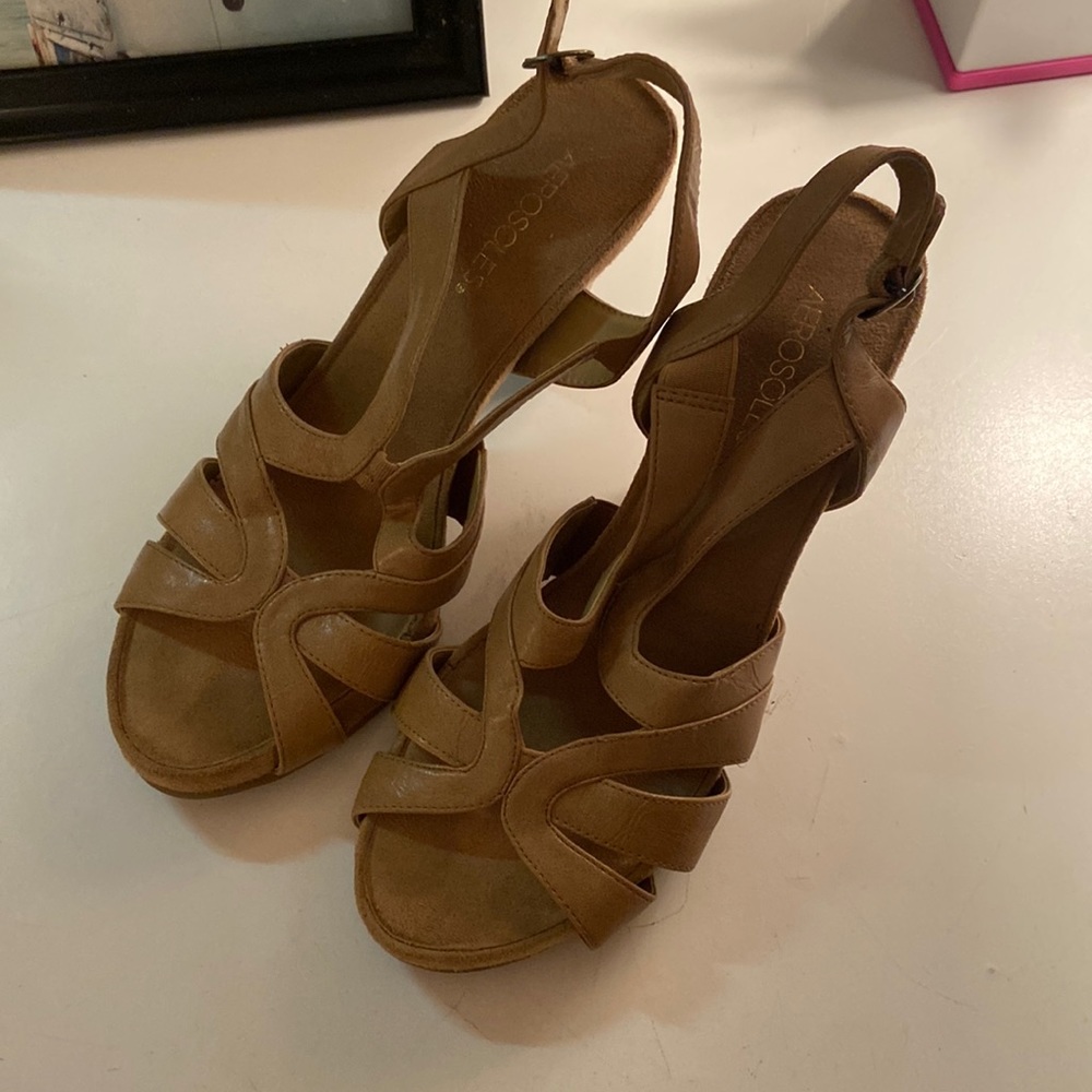 aerosoles tan heels. Size 9